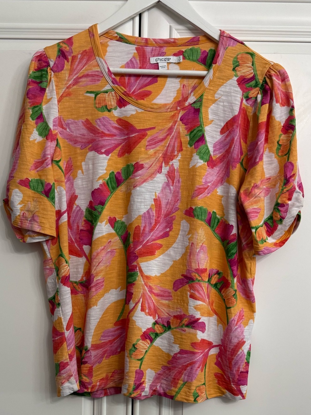 Chico's Sz 3/XL Slub Knit Shirred Short Sleeve Top w/Vibrant Tropical Palm Print